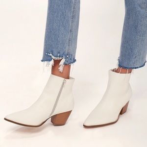 NWOB Lulus x Matisse Spirit Ivory Snake Pointed Toe Ankle Booties 8.5